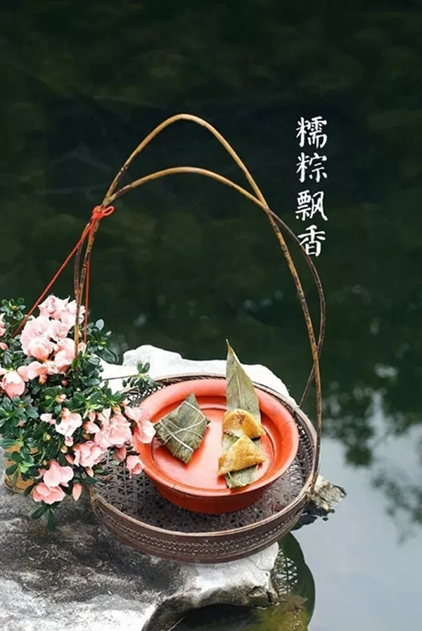 鼎薩木門舉行端午員工聚餐活動(dòng)，全體員工共度端午佳節(jié)！