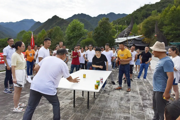 激情夏日，美歐利木門優(yōu)秀員工相約牛頭山?！