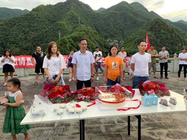 激情夏日，美歐利木門優(yōu)秀員工相約牛頭山?！