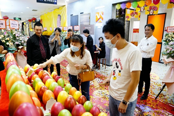 帝贊深圳龍崗店盛大開業(yè)！專業(yè)定制輕奢鋁木門